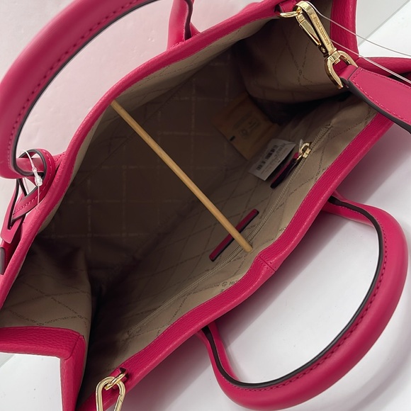 Michael Kors Mirella Md Pebbled Leather Tote Shopper Bag MK EW
Electric Pink - Picture 8 of 16